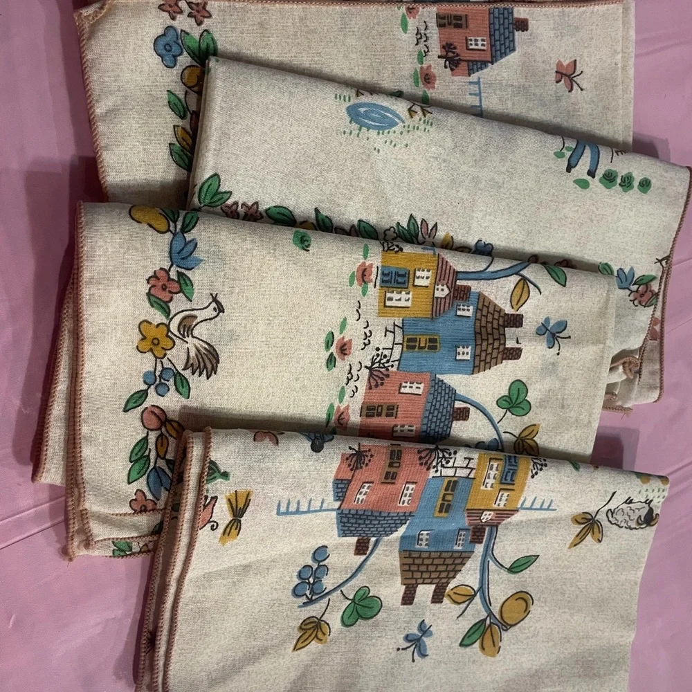 Heartland Floral and House Print Napkin Set of Four
